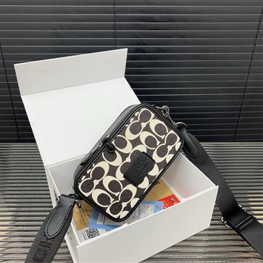 COACH   2025新款男生時尚包包 尺寸：12*20CM