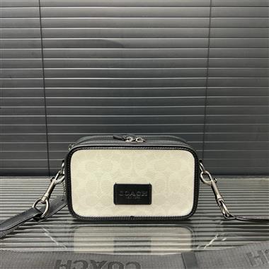 COACH   2025新款男生時尚包包 尺寸：12*20CM