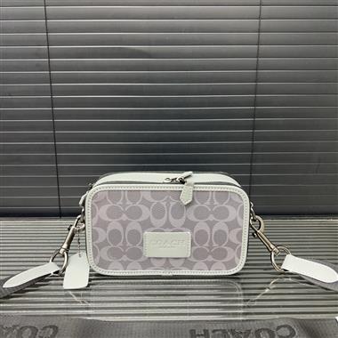 COACH   2025新款男生時尚包包 尺寸：12*20CM