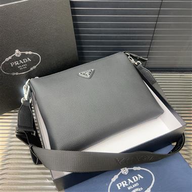 PRADA   2025新款男生時尚包包 尺寸：22*28CM