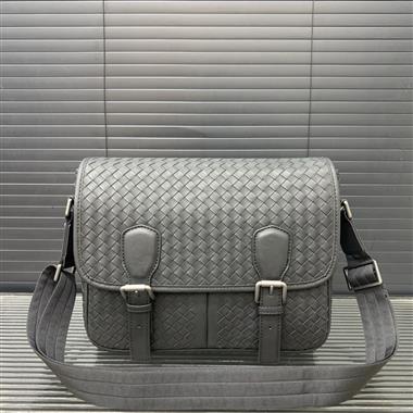 BOTTEGA VENETA   2025新款男生時尚包包 尺寸：26*33CM