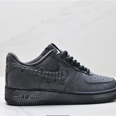 NIKE AIR FORCE 1‘07