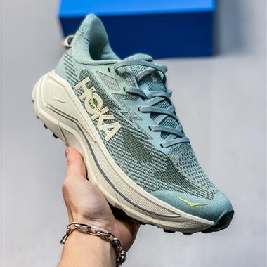 HOKA 挑戰者 8全地形跑步鞋