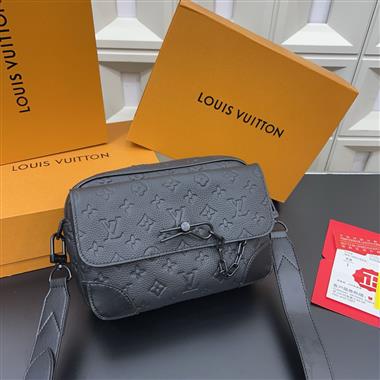 LOUIS VUITTON  2025新款男生時尚包包 尺寸：24*17CM