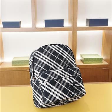 BURBERRY   2025新款男生時尚包包 尺寸：37x30x18CM