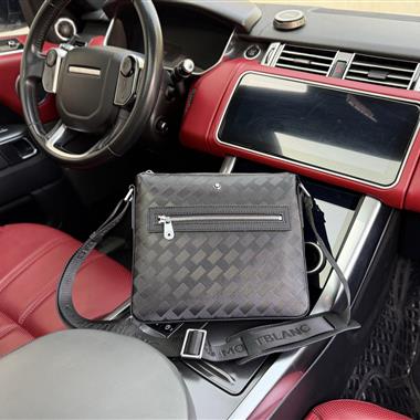 MONTBLANC   2025新款男生時尚包包 尺寸：26.5x2.3x3.5CM