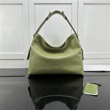 GUCCI    2025新款女生時尚包包 尺寸：35*27.5*11CM