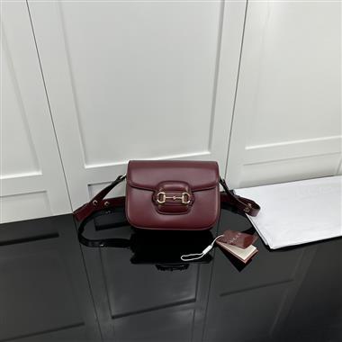 GUCCI    2025新款女生時尚包包 尺寸：19.5*15*9CM