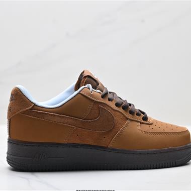 NIKE AIR FORCE 1‘07