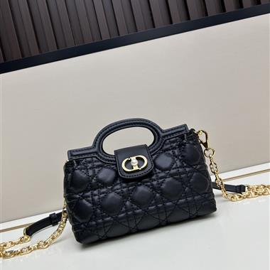 DIOR   2025新款女生時尚包包 尺寸：18.5x 13x8.5CM