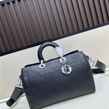 DIOR   2025新款女生時尚包包 尺寸：34*19*23CM