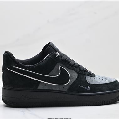 NIKE AIR FORCE 1‘07