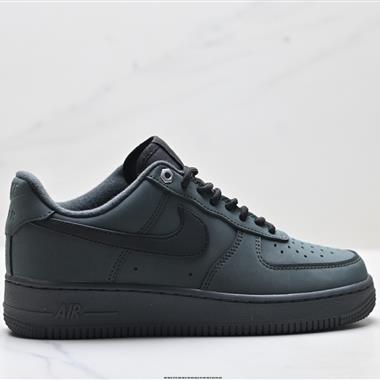 NIKE AIR FORCE 1‘07
