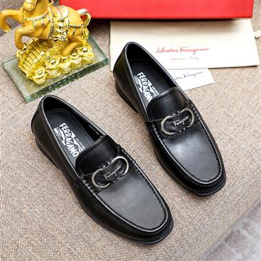 Ferragamo   2025新款男生休閒時尚鞋子