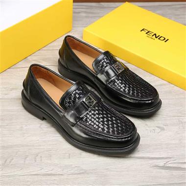 FENDI   2025新款男生休閒時尚鞋子
