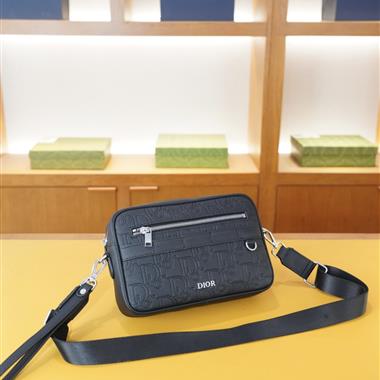 DIOR   2025新款男生時尚包包 尺寸：23x15x6CM