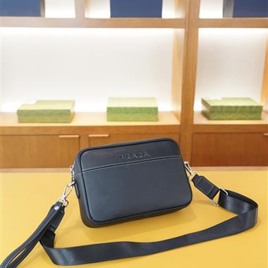 PRADA   2025新款男生時尚包包 尺寸：23x15x6CM