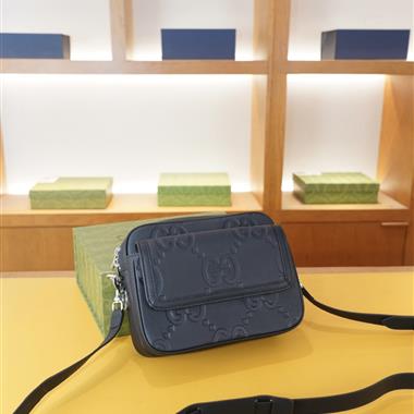 GUCCI   2025新款男生時尚包包 尺寸：23x18x8CM