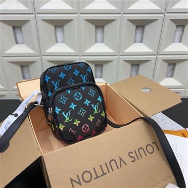 LOUIS VUITTON    2025新款男生時尚包包 尺寸：14*20CM
