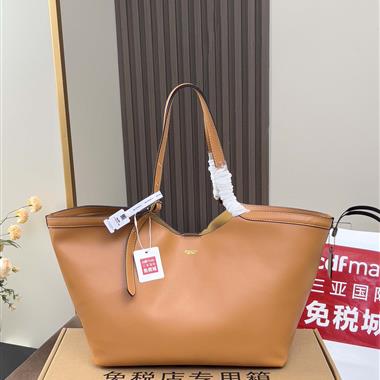 COACH  2025新款女生時尚包包 尺寸：35 x26 x19.5CM