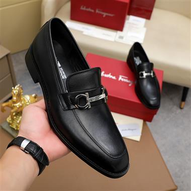 Ferragamo   2025新款男生休閒時尚鞋子