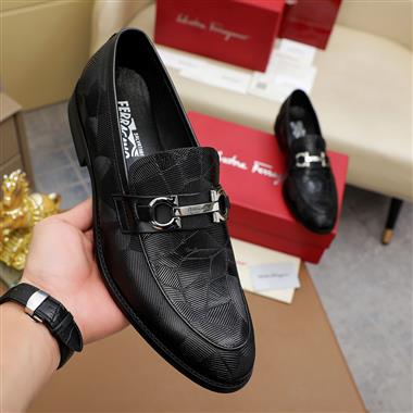 Ferragamo   2025新款男生休閒時尚鞋子