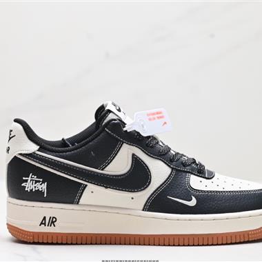 NIKE AIR FORCE 1‘07