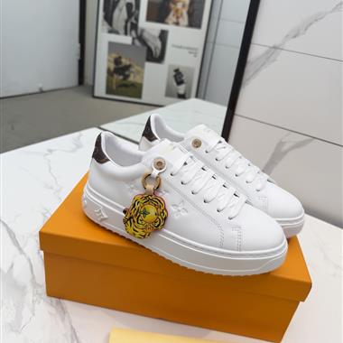 Louis Vuitton    2025新款女生休閒時尚鞋子