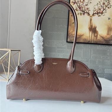 COACH   2025新款女生時尚包包 尺寸：34*11CM