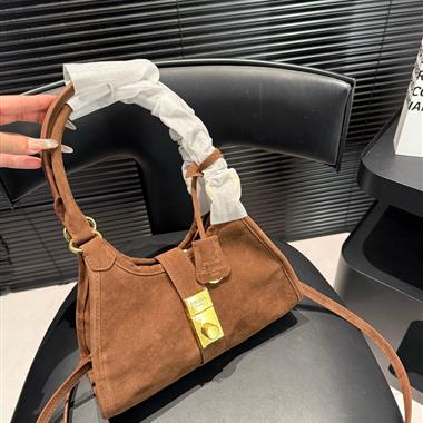 PRADA  2025新款女生時尚包包 尺寸：26.5*14CM