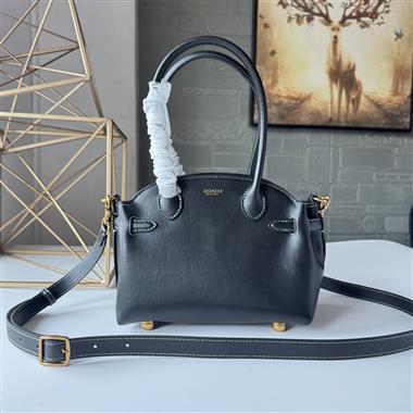 COACH   2025新款女生時尚包包 尺寸：20*17*13CM