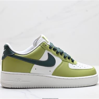 NIKE AIR FORCE 1‘07
