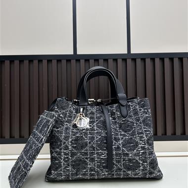 DIOR   2025新款女生時尚包包   尺寸：37CM