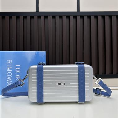 DIOR   2025新款女生時尚包包   尺寸：13.5x20x6.5CM