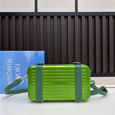 DIOR   2025新款女生時尚包包   尺寸：13.5x20x6.5CM