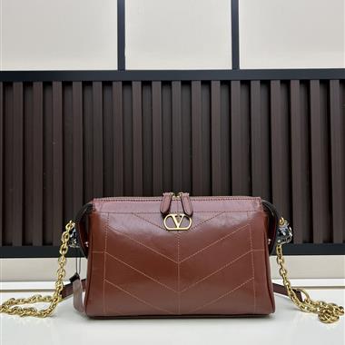 Valentino   2025新款女生時尚包包   尺寸：24*14*6CM