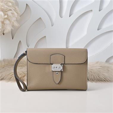 HERMES   2026新款男生時尚包包 尺寸：24*16*4CM