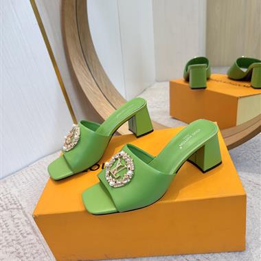 LOUIS VUITTON  2026新款女生休閒時尚鞋子