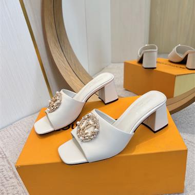 LOUIS VUITTON  2026新款女生休閒時尚鞋子