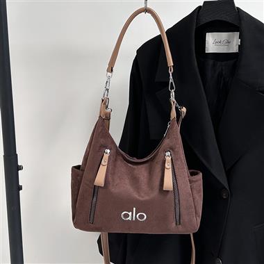 ALO   2026新款時尚休閒包   尺寸：28*24*11CM
