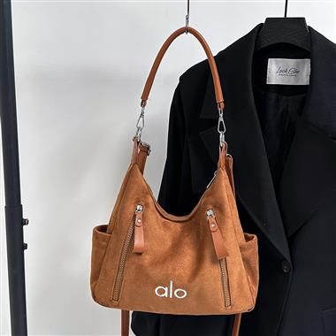 ALO   2026新款時尚休閒包   尺寸：28*24*11CM