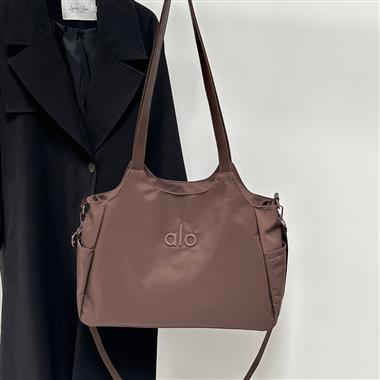 ALO   2026新款時尚休閒包   尺寸：43*17*35CM