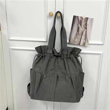 ALO   2026新款時尚休閒包   尺寸：47*15*45CM