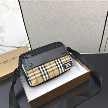 BURBERRY   2026新款男生時尚包包 尺寸：15*21CM
