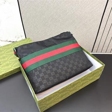 GUCCI   2026新款男生時尚包包 尺寸：32*24CM
