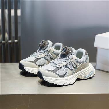 NewBalance NB 2002旋轉紐扣童鞋