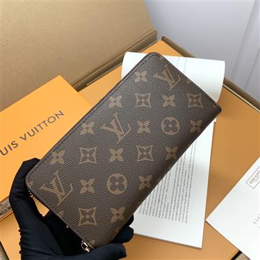 LOUIS VUITTON   2026新款時尚包包 尺寸：19.5 x 10.5 x 2.5CM