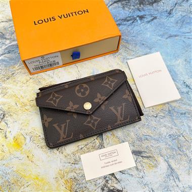 LOUIS VUITTON   2026新款時尚包包 尺寸：13*9.5*2.5CM