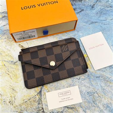 LOUIS VUITTON   2026新款時尚包包 尺寸：13*9.5*2.5CM