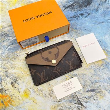 LOUIS VUITTON   2026新款時尚包包 尺寸：13*9.5*2.5CM